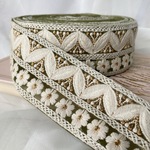 【50cm】【50mm幅】【オリーブ】インド刺繍リボン　フラワーモ　リーフ　フリンジ　太め　刺繍　手芸　アクセサリーパーツ　ハンドメイド　DIY 　R031-2