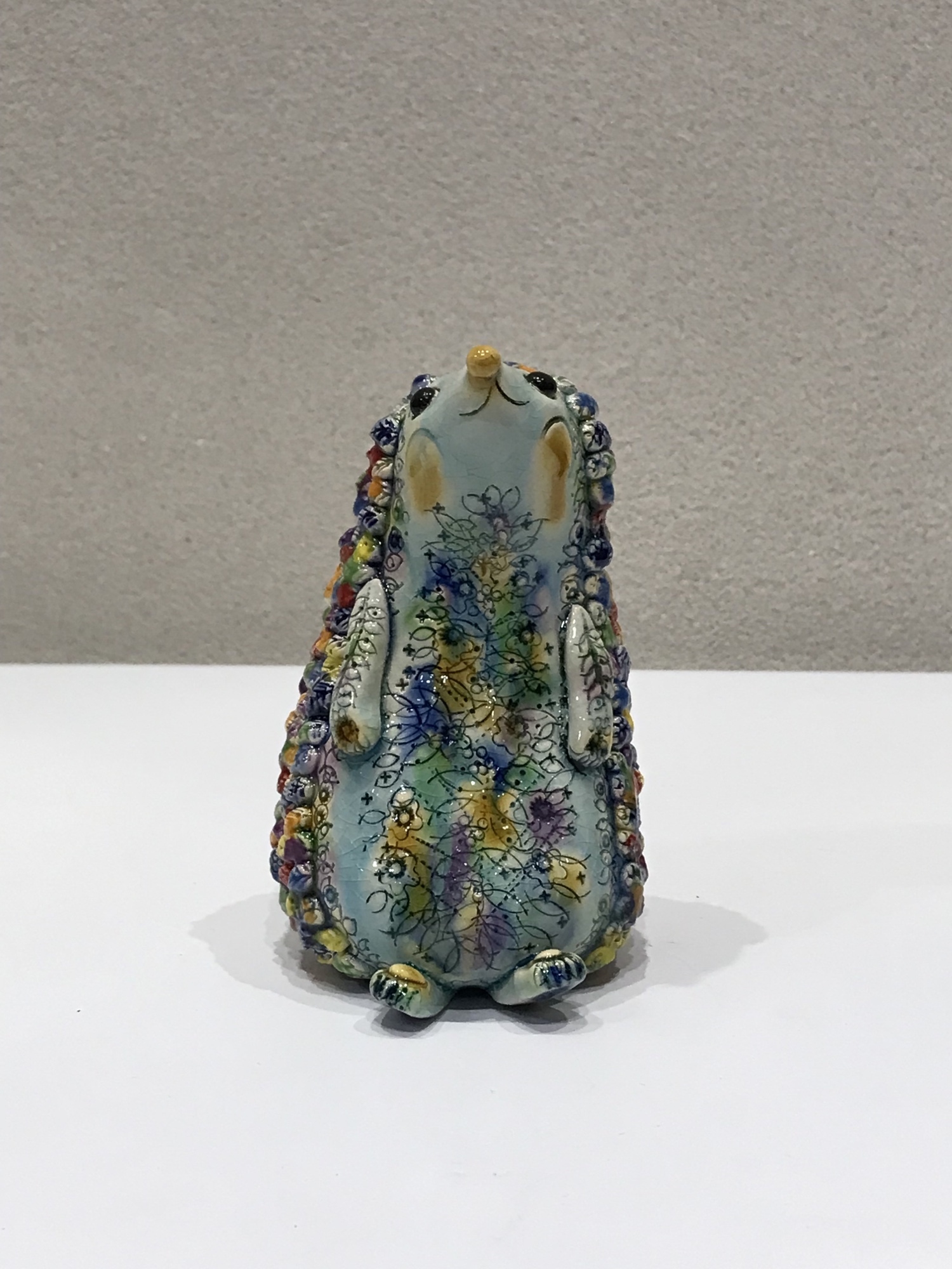 動物オブジェ 「お座りハリネズミのイリス」 船戸あやこ作 高さ11cm