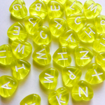 ハートアルファベットクリアアクリルビーズYellow単色30個セット【M30】