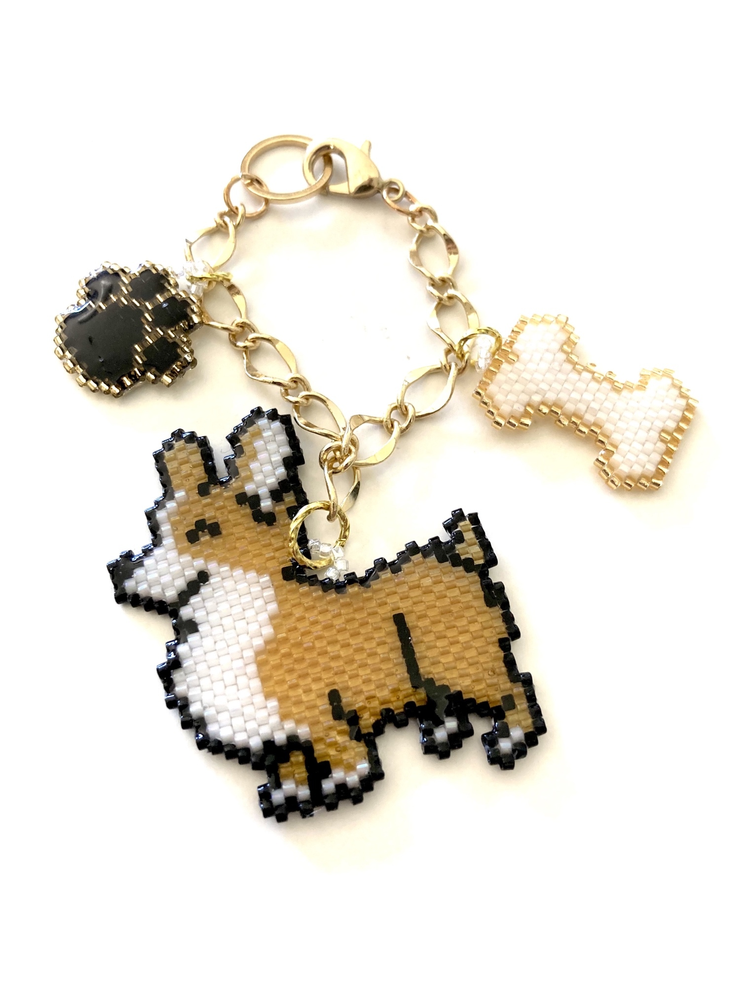 コーギーちゃんのバッグチャーム❤︎肉球＆ボーン付🐾デリカ