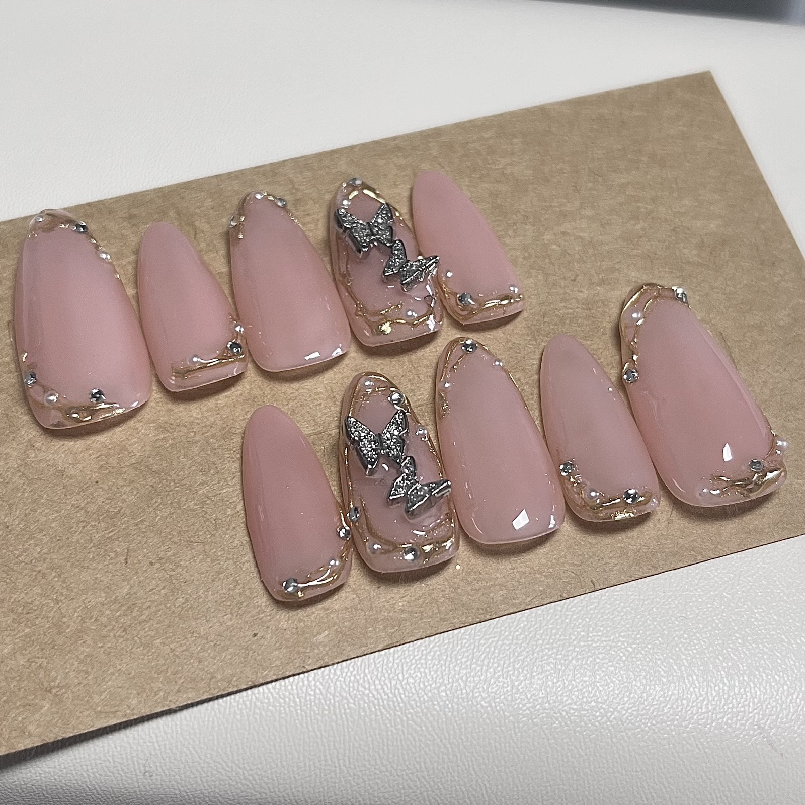 ♡ちょうちょとリボンのキラキラネイル♡ ネイルチップ　ハンドメイド ♡ちょうちょとリボンのキラキラネイル♡ ネイルチップ