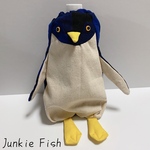 落ち着いたチェック柄のペンギン巾着