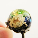 蝶舞う水中花の大粒リング