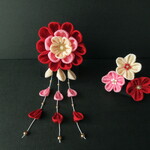 【R5新作】七五三髪飾り　大輪と小花のパッチン留め《赤＆桃》　つまみ細工　三歳　七歳　浴衣　夏祭り　初節句　和装