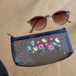 🕶️世界でひとつの手刺繍🕶️けな気メッシュポーチ🕶️いつも一緒🕶️