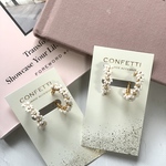 お花のフープピアス ホワイト