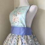 ファンシーヒツジとお花畑のドレスエプロン