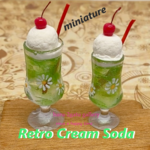 レトロなグラスのクリームソーダ　ミニチュア