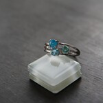 ブルーアパタイト＆ネオンブルーアパタイト＆グリーンブルーアパタイト　3粒ＣＺラインリング　SILVER925