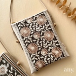 再販3🤎インド刺繍リボンスマホポシェット カーキベージュ✨スマホショルダー お散歩ショルダー  サコッシュ