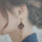 ⑭【400円】花びらのピアス(くすみピンク)