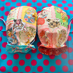 2180→1880円あくびちゃん茶トラ猫×レトロアニマル×水色ドットブーケ/ティアドロップ型大きめ巾着ポーチ/水色サテンリボン