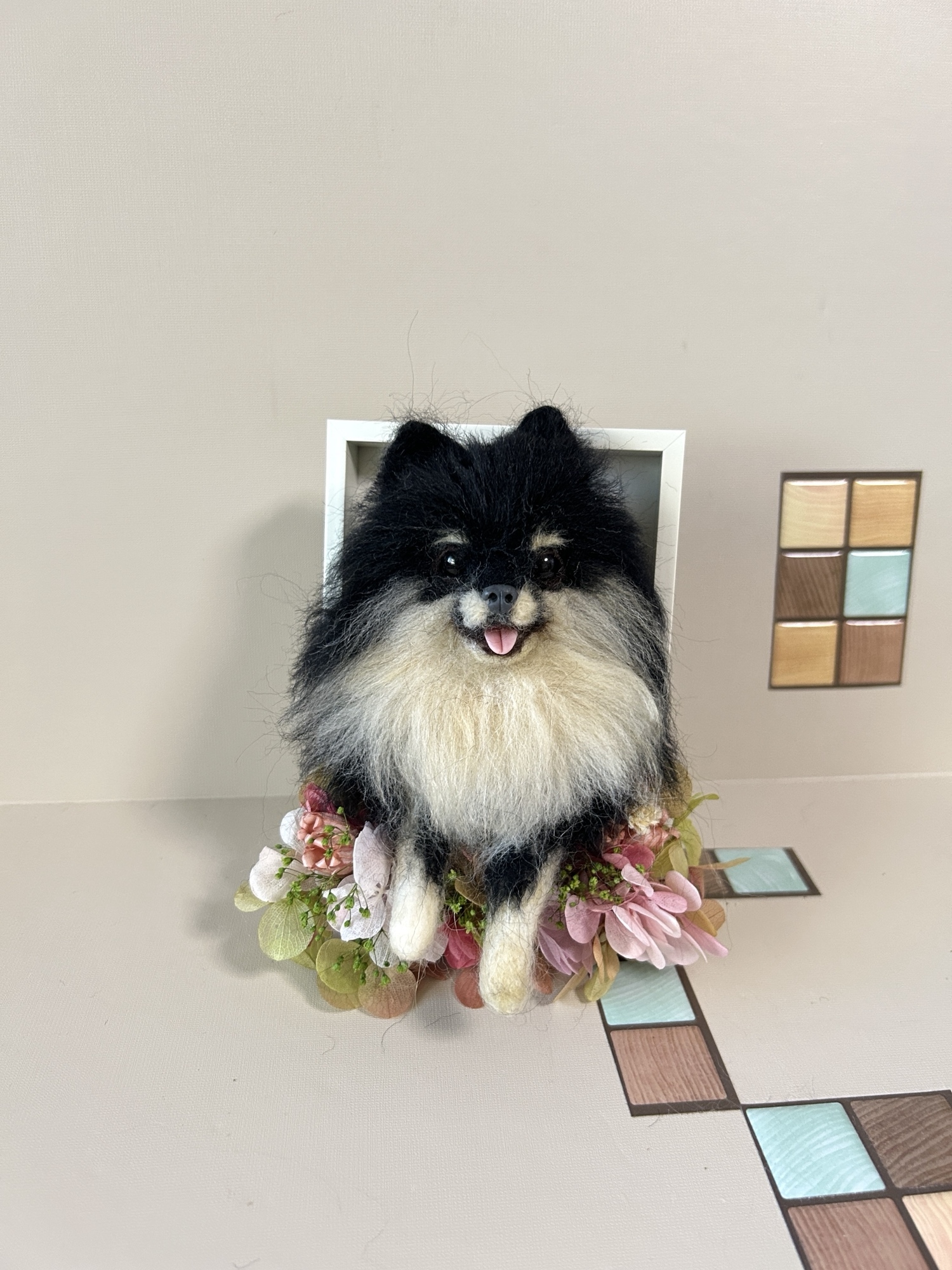 羊毛フェルト　にこにこポメラニアン 羊毛フェルト にこにこポメラニアンのフラワーフレーム あじさい
