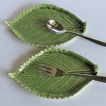 アジサイの葉の小皿（モスグリーン）