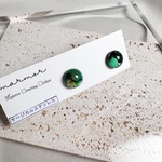 【1点物】SALE 再販なし　Green 一粒　ピアス　緑　グリーン　レジン　アルコールインクアート　プチ　ミニ　小ぶり　ワンポイント　シンプル　ゴールド　クリア　透明　軽い　世界で一つ　人と被らない
