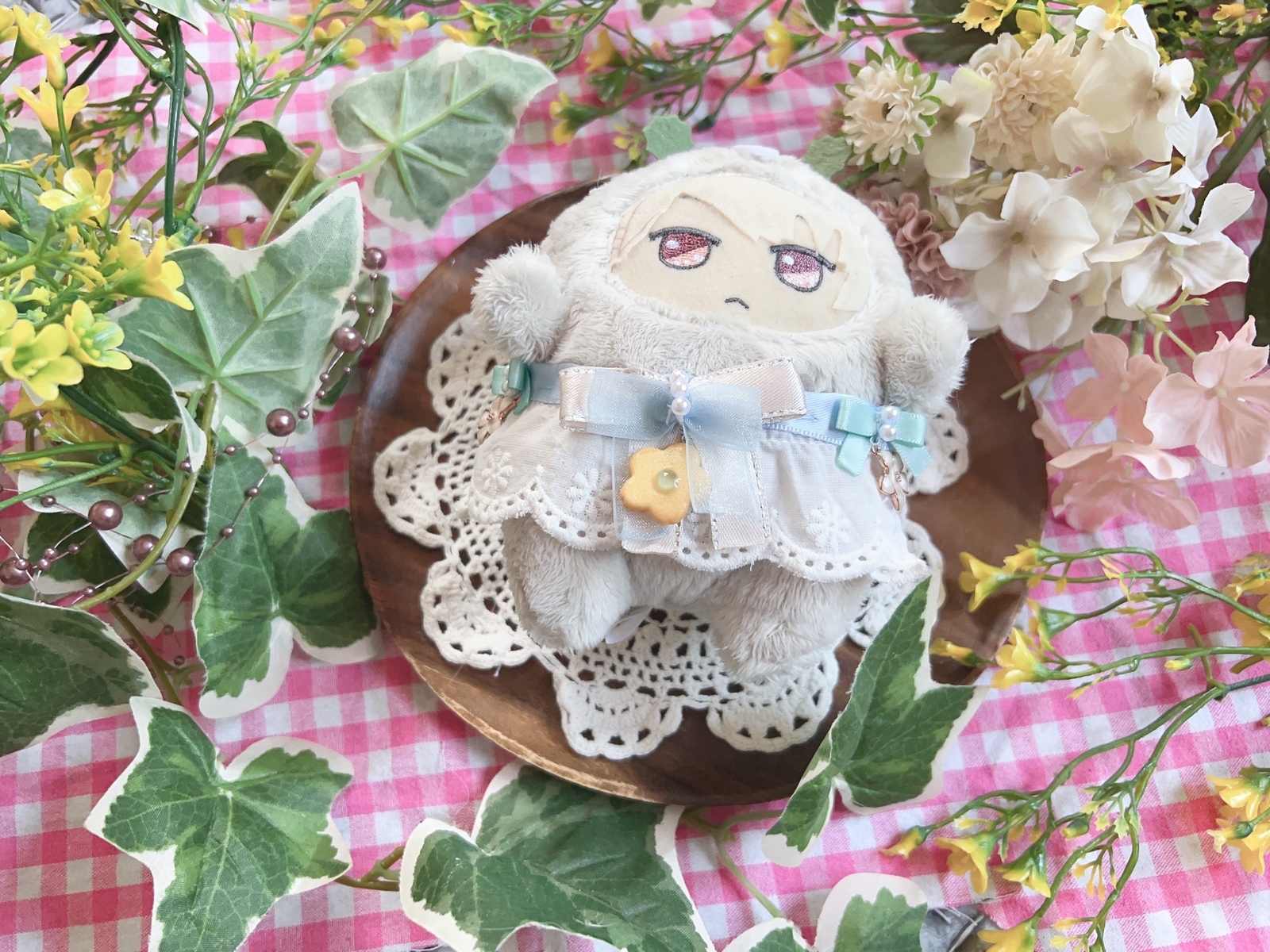 モンぬいサイズ】「前掛けエプロン」「お花チャーム水色」ちびぐるみ