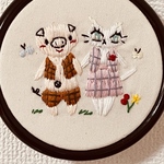 刺繍枠飾り  ブーちゃんとねこ