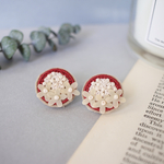 ビーズ刺繍𓍯レトロな小さなお花ピアス