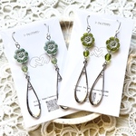 【左】💚アンティークフラワー×シルバーロングドロップピアス