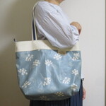 （ビニコ）ゆったりサイズのファスナ―付きショルダーバッグ♪