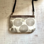 あんぱん柄のポシェット　グレー