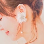 送料無料✨大ぶりなお花のイヤリング✨