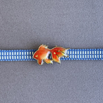 ちんまり可愛い！ぷっくりお腹の赤い金魚の帯留