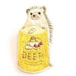 55sora-mameさま専用【ハリネズミと缶ビールの刺繍ブローチ】