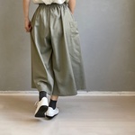バニラン織りのフレアパンツ。ライトカーキ。フリーサイズ。【即納】