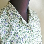 グリーン木の葉柄半袖シャツ