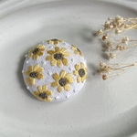 ひまわり刺繍ブローチ
