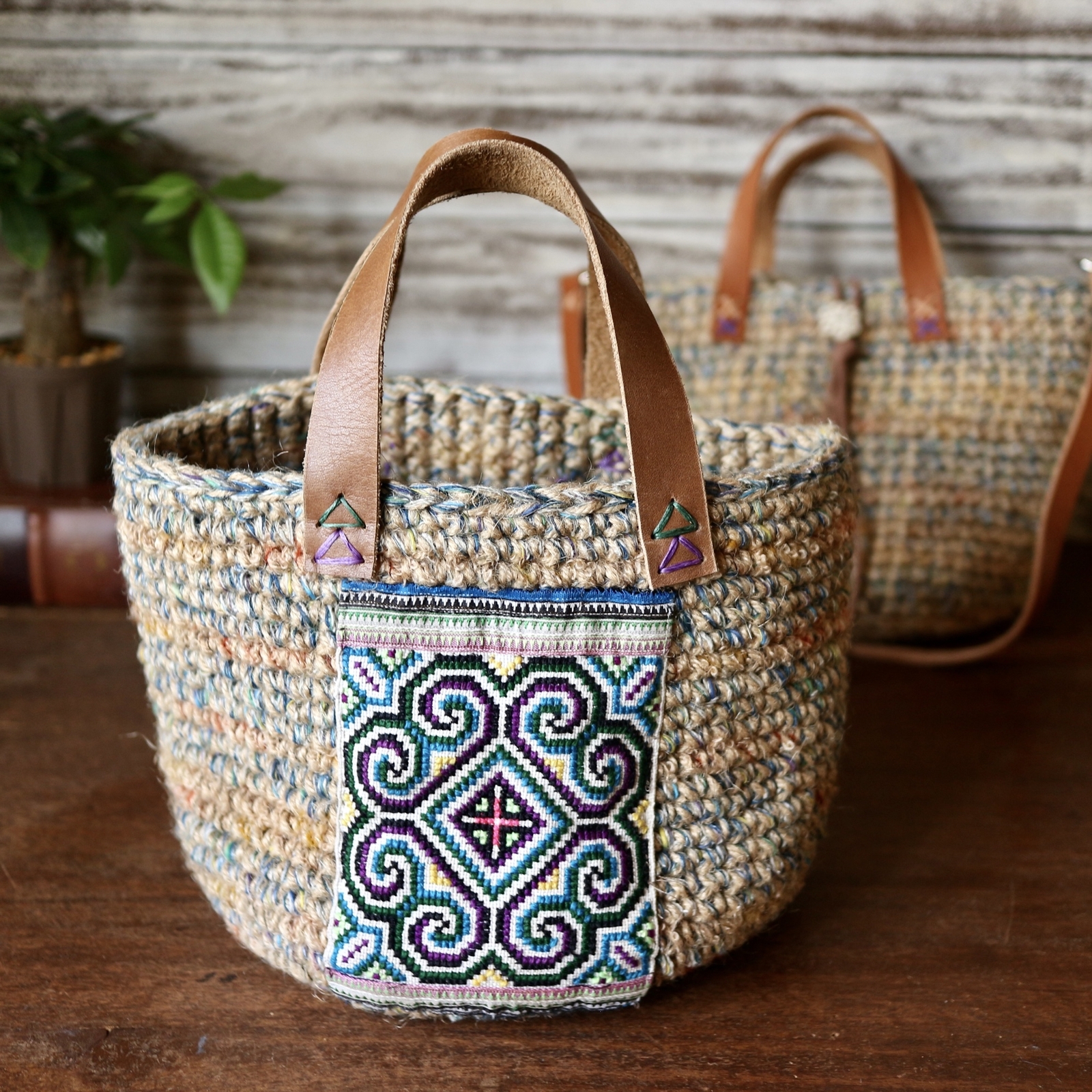 ◇麻ひもとグラデーションmix糸のかごバッグ◇　＊モン族刺繡古布＊