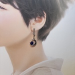 三日月とブルーコスモビーズピアス(シルバー)