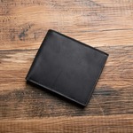 名入れ可 コンパクトで薄型 本革 二つ折り財布 カード収納7枚 お札仕分け シンプル ブラック オールレザー 本革 牛革