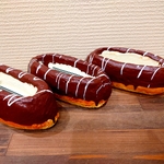 誇張したチョコエクレアと、ミニ苗セット