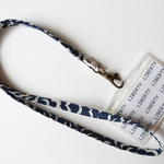 LIBERTY パフのネックストラップ NAVY
