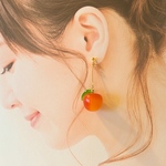 送料込み✨揺れる林檎のピアス🍎ライトカラー