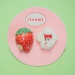 クリーミィわんちゃんといちごのイヤリング