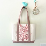［7/29販売］トートバッグ大（底板内蔵）41×28×11cm　赤い珊瑚刺繍　／　アンティークピンク