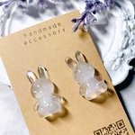 🧊氷のうさちゃんピアス🐰(イヤリング・ノンホール樹脂ピアスへの変更可)送料無料 パーツ変更無料 金属アレルギー対応有 レジン