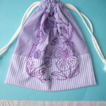 刺繡の巾着袋　