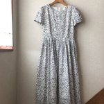 ⭐️holiday's モノトーンの半袖ワンピース⭐️7/27 21:00にカートオープンいたします。