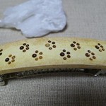 アンティーク風足跡模様バレッタ（8㎝金具）