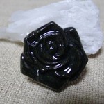 黒バラの帯留め（小）