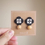 お花模様の耳飾り