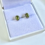 ペリドットの涼しげなピアス