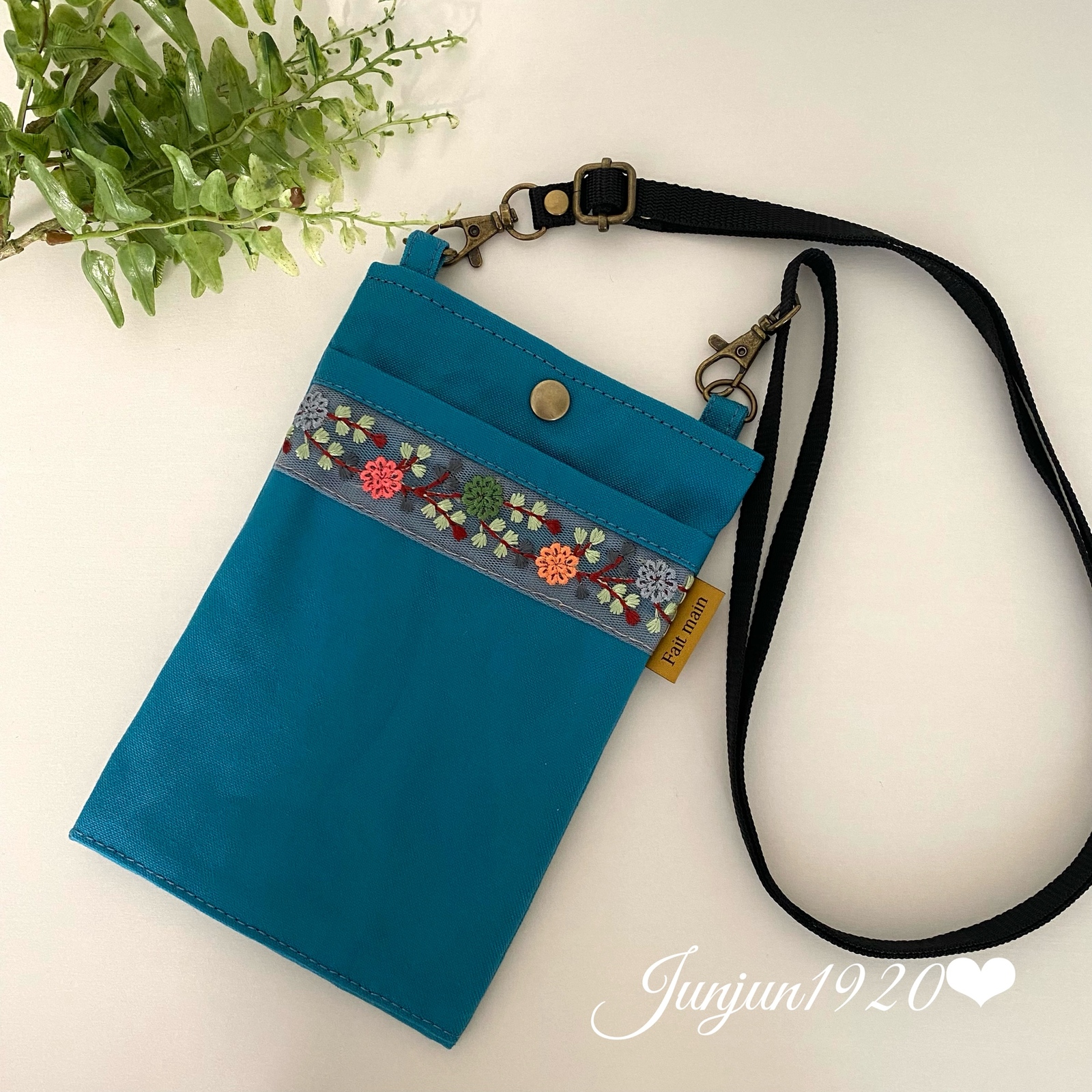 ＊daisy＊　インド刺繍ポシェット　2点　ハンドメイド daisy＊様専用 インド刺繍ポシェット 2点 ハンドメイド - メルカリ