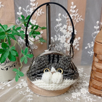 ねこちゃん持ち手付きがま口財布