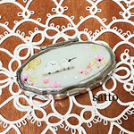 シマエナガとお花のピルケース