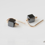 14KGFヘマタイトCube 天然石の小さな 2way ピアス- dainty - 